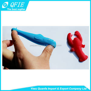 Nouveau produit unisexe Soft TPR Flying Animal Slingshot Fun Rubber Chicken Toy - Product Image 3