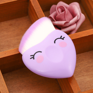Brocha de maquillaje kabuki para mujer, brocha de maquillaje kabuki suave, portátil, pequeña, con diseño de corazón de amor púrpura, herramienta cosmética de viaje, nueva moda - Product Image 3
