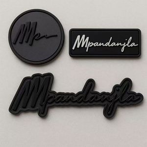 Parches de Goma Personalizados con Logotipo 3D, Transferencia Térmica Suave, Etiquetas de Silicona Personalizadas con Respaldo Termoadhesivo - Product Image 3