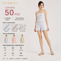 Ensemble de loungewear deux pièces pour femme, motif floral, avec haut bustier smocké et short festonné en coton froissé, collection été