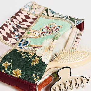 Custom Floral Print Eco-Friendly Recyclable Canvas Lightweight Durable Foldable Makeup Bag Portable Zip Multi-Function Cosmetic - Product Image 4