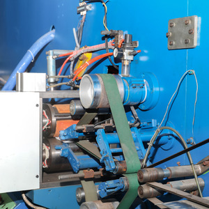 Ligne de production de machines à fabriquer des serviettes hygiéniques, équipement d'occasion pour serviettes hygiéniques, <span class=keywords><strong>prix</strong></span> bas, bonne qualité pour les usines - Product Image 3