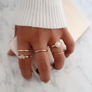 Groothandel Antiek Goud Vrouwen Ongebruikelijke Kostuum Sieraden Ringen Set Mode Populaire Parel Hart Combinatie Joint Ring Set