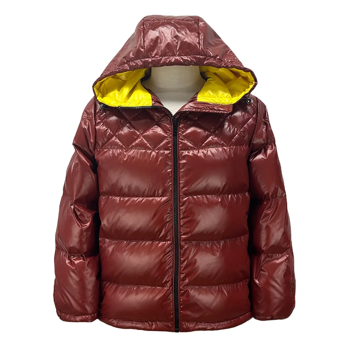 Veste matelassée rouge imperméable brillante pour homme avec une bonne patte de fermeture éclair veste d'hiver horizontale matelassée avec cordon de serrage pour homme