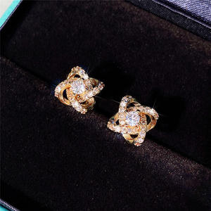 Orecchini a bottone placcati in oro con design geometrico a diamante rotondo per donna, gioielli da festa, orecchini classici alla moda - Product Image 3