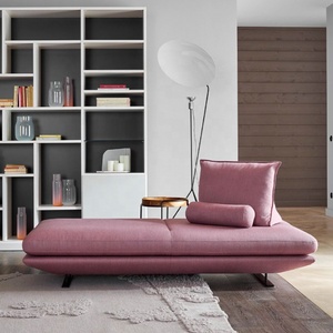 Canapé-lit moderne sans accoudoirs en tissu gris clair 2 places avec base en métal et coussins multicolores, meubles de salon - Product Image 3