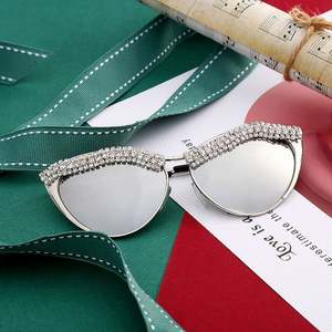 Vente en gros de lunettes de soleil pour femmes, mode luxe 2019, lunettes de soleil œil de chat avec diamants, lunettes de soleil avec strass - Product Image 3