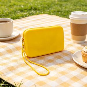 Nueva Bolsa de Cosméticos de Silicona con Logotipo Personalizado, Asa Suave y Cierre de Cremallera, Portátil para Viajes Diarios de Mujeres - Product Image 2