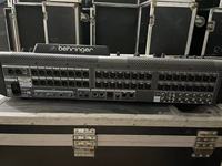 Mélangeur Audio Numérique Tactile Compact d'Occasion, 32 Canaux, Puissance 50W, Conception Durable pour Systèmes de Son Surround