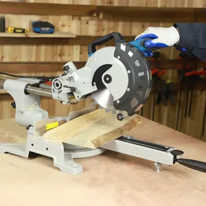 Hoch leistungs verbund 210mm Gehrung ssäge Elektro werkzeuge Automat isierte 45-Grad-Gehrungssäge für die Holz bearbeitung