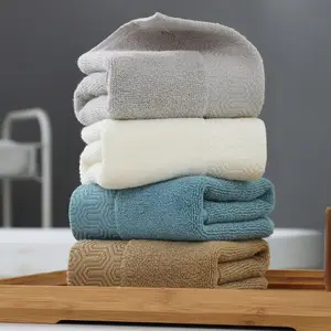 Vente en gros de serviette de luxe à séchage rapide 100% coton jacquard avec logo brodé Accueil Hôtel