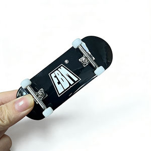 Kit complet de fingerboard noir 34 mm, fourni par l'usine, <span class=keywords><strong>avec</strong></span> grip tape professionnel <span class=keywords><strong>pour</strong></span> <span class=keywords><strong>mini</strong></span> skateboard, cadeau <span class=keywords><strong>pour</strong></span> enfant, compétition. - Product Image 1