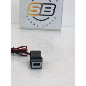 Caricatore USB Yamaha 5V 2.4A Accessorio per Moto - Product Image 3
