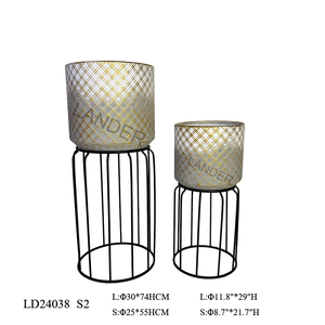 Juego <span class=keywords><strong>de</strong></span> 2 Macetas <span class=keywords><strong>de</strong></span> Piso Estilo Mid-Century con Soporte, Diseño Tejido, Degradado Blanco y Gris, Macetas <span class=keywords><strong>Grandes</strong></span> <span class=keywords><strong>de</strong></span> Metal para Interiores, 11.8"x29" 8.7"x21.7" - Product Image 4