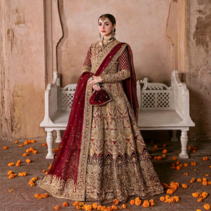 Ensemble Lehenga Brodé Bordeaux Robe de Mariée Manches Longues Coupe A-Line Anarkali avec Dupatta en Tulle Tenue de Mariée - Product Image 1