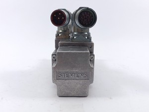 มอเตอร์ 1FK7022-5AK71-1AG0 1FK70225AK711AG0 สำหรับ PLC - Product Image 5