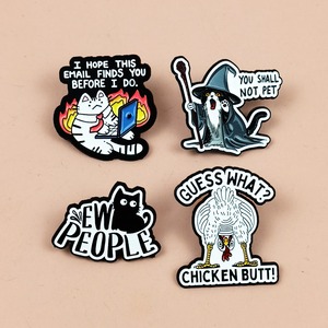 Broche de esmalte con diseño de trasero de pollo, broches con cita divertida de trasero de pollo, insignia para mochila y solapa, joyería de animales, regalo para amigo - Product Image 3