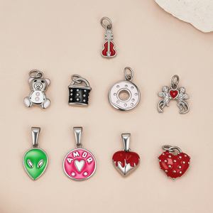 Estilo de moda 18K chapado en oro esmalte oso cerradura collar regalo acero inoxidable esmalte rojo corazón colgante collares para mujeres - Product Image 2