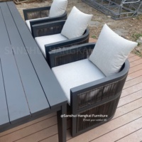 Ensemble de salle à manger d'extérieur durable Hangkai avec cadre en alliage d'aluminium imperméable et dossier en rotin PE pour jardin, appartement, hôtel