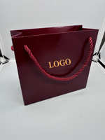 Sacs cadeaux en papier kraft personnalisés avec ruban et logo personnalisé pour vêtements