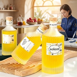 Botella de Vino de Vidrio Esmerilado con Nervaduras Verticales de Lujo Solent, Tapón de Madera, Venta al por Mayor, Fabricante, Proveedor, Volumen Grande - Product Image 1