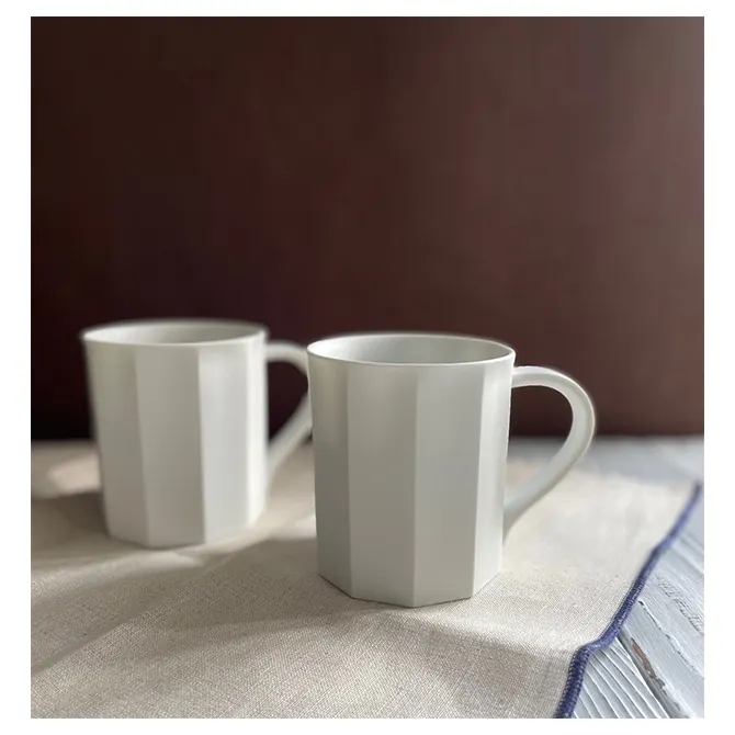 Hanggrip modern suatainable coffee custom white porcelain mugs