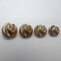 Gesper Logam Berlipat Bergelombang Desain Bentuk Tidak Beraturan - Dekorasi untuk Kemeja, Kardigan, Sweater, Trench Coat, Overcoat
