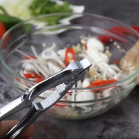 Ouvre-écrous multifonctionnel en acier inoxydable Accessoires de cuisine ménagers Outil de casse-noix en métal