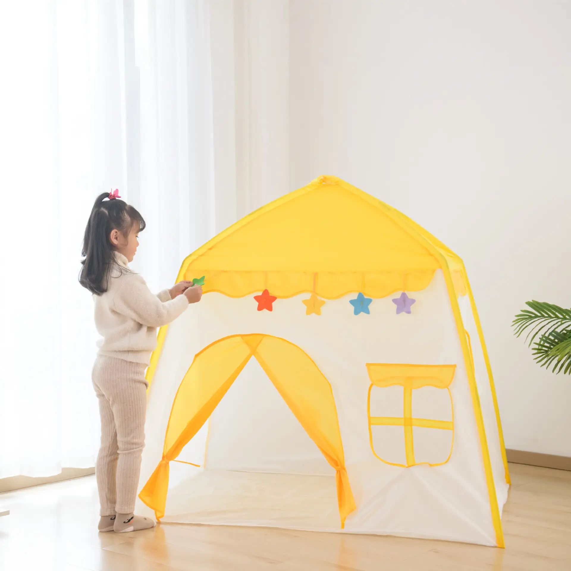 Tenda Teepee portabel lipat rumah bermain bayi, tenda kecil tanah dalam ruangan luar ruangan dapat dilipat warna kuning cerah untuk anak