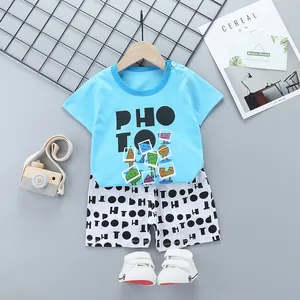 新しいスタイルの赤ちゃん子供男の子夏の綿の服子供服セット半袖トップスショーツカジュアルな衣装