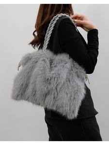 Sac à main en peluche d'hiver pour femmes, élégant, plissé, en fausse fourrure de renard, sac à bandoulière et sac à main avec chaîne - Product Image 3