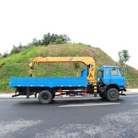 Camion grue monté Dongfeng 6-10 tonnes 4x2 avec flèche télescopique, moteur, boîte de vitesses, pompe et moteur pour levage de charges