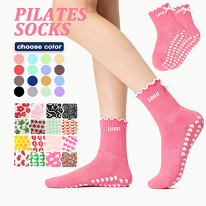 Chaussettes personnalisées en coton à volants pour femmes, logo parent-enfant, chaussettes de yoga antidérapantes pour bébés filles, chaussettes de Pilates personnalisées - Product Image 1