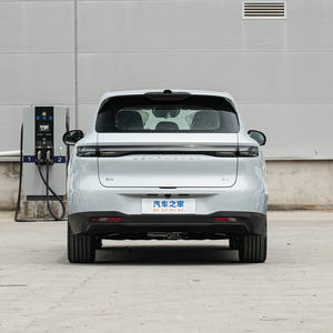 Leapmotor B10 2025 alta calidad EV SUV nueva llegada 5 plazas familia coche eléctrico AWD R16 barato nueva energía Vehículo de exportación - Product Image 4