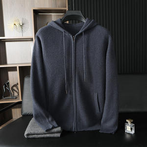 <span class=keywords><strong>Cardigan</strong></span> di Lusso da Uomo in Cashmere Sostenibile <span class=keywords><strong>con</strong></span> Cappuccio e Zip, Lavorato a Maglia in Lana, Tracciabile, <span class=keywords><strong>con</strong></span> Decorazione a <span class=keywords><strong>Cerniera</strong></span>, Personalizzabile per l'Autunno e l'Inverno - Product Image 5
