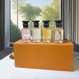 ชุดของขวัญน้ำหอมขนาดพกพาคุณภาพสูง 4*30 มล. กลิ่นหอมติดทนนาน ยี่ห้อดัง บรรจุในกล่องของขวัญ - Product Image 1
