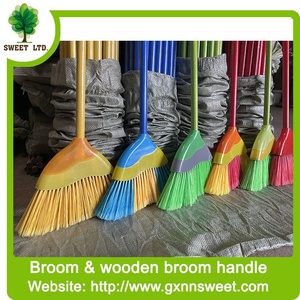 Balais en bois pour le nettoyage en gros à moins d'un dollar - Product Image 2