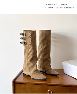 <span class=keywords><strong>Stivali</strong></span> Alti da Donna con Punta a Punta e Cinturino con Fibbia, in Pelle Scamosciata PU, Modello Pieghevole, Basso MOQ, Scarpe Invernali alla Moda, Personalizzabili ODM - Product Image 2
