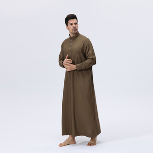 Vente en gros : Thobe saoudien pour hommes de haute qualité, avec col boutonné en métal, manches longues, Dishdasha du Golfe, Robe musulmane pour la prière et le quotidien - Product Image 5
