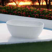 Baignoire autoportante blanche moderne de forme ovale pour l'intérieur avec égouttoir pour la salle de bain de l'appartement ou de la villa