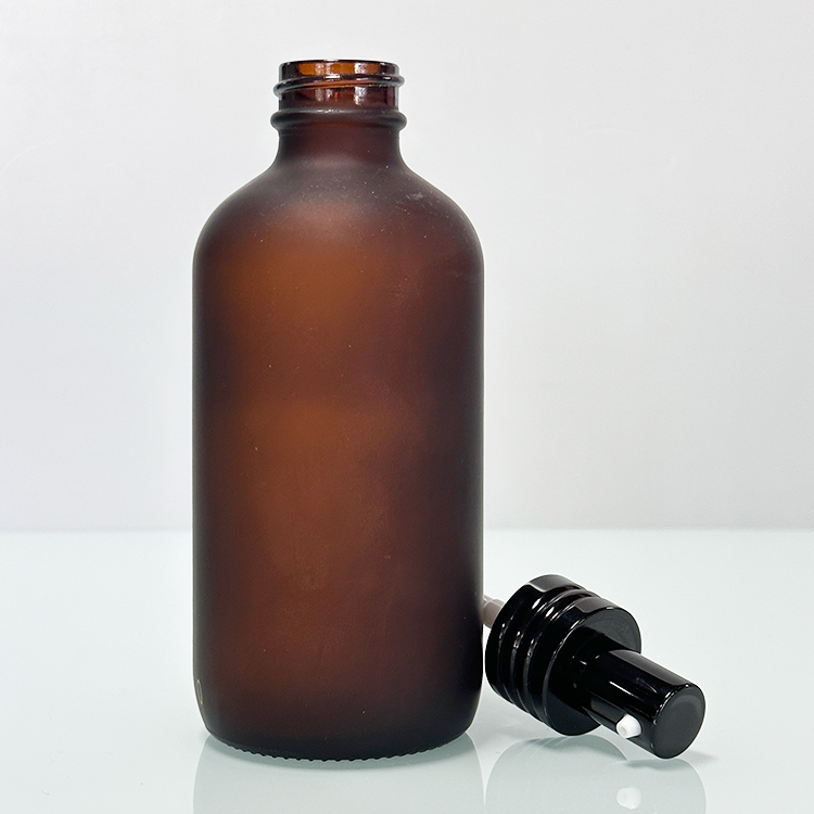 สีน้ำตาลเข้ม