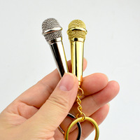 Microphone porte-clés alliage métallique musique Microphone voix breloque pendentif sac à main accessoires Festival Concert Performance cadeau