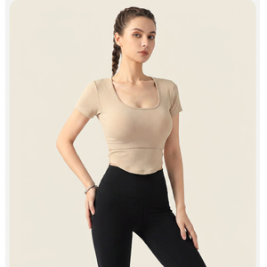 Camiseta deportiva de yoga para mujer con cuello en U, acanalada, corta, con sujetador incorporado, espalda recortada, manga corta, elástica y ajustada para gimnasio, pilates y entrenamiento. - Product Image 1
