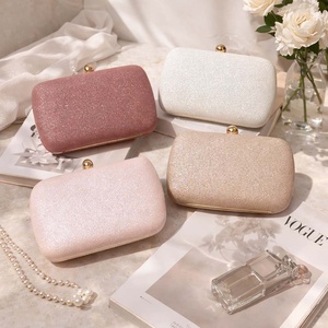 Nouveaux Sacs à Main et Pochettes de Soirée Tendance Européens et Américains pour Femmes – Style Unique – Vente en Gros Fabricant - Product Image 1