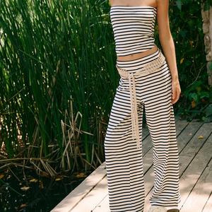 Ensemble 2 pièces décontracté pour femme : Haut court sans bretelles à rayures et pantalon droit taille haute coupe ample - Product Image 2