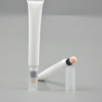Tube de rouge à lèvres et gloss de luxe personnalisé avec logo, avec applicateur éponge et brosse à cheveux pour cosmétiques, crèmes, huiles à cuticules et lotions