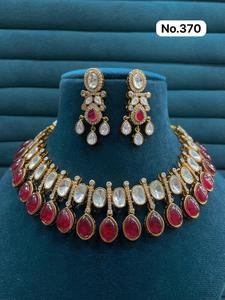 Conjunto de Collar y Pendientes de Diseño para Mujer con Circonitas Brillantes y Pedrería, Accesorios de Moda Premium para Bodas y Fiestas - Product Image 1
