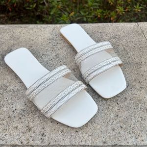 Sandalias Planas de Una Tira con Pedrería y Malla Negra para Mujer, Cómodas para Uso Diario, Casual y al Aire Libre - Product Image 5