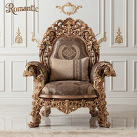 Ensemble de canapés de luxe classiques néoclassiques sculptés à la main en Turquie, en tissu mocha doré, pour l'aménagement intérieur de grandes maisons de prestige