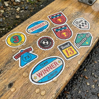 Autocollants en vinyle imperméables personnalisés, découpés à la forme, logo anti-rayures, autocollants pour skateboard, résistants aux UV, étiquettes adhésives durables